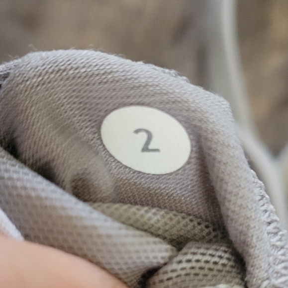 Lululemon sports bra - Picture 3 of 6